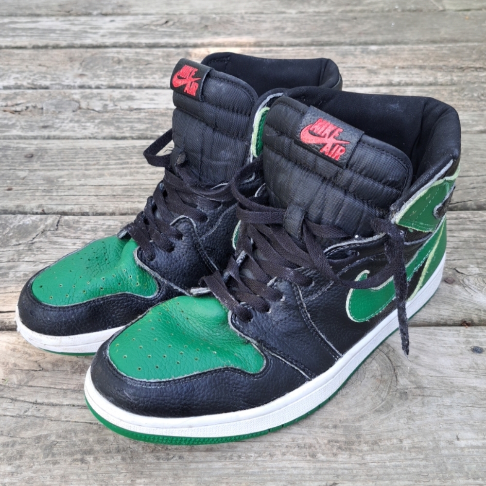AUTHENTIC  Size 10- Air Jordan 1 Retro High OG Pine Green 2019